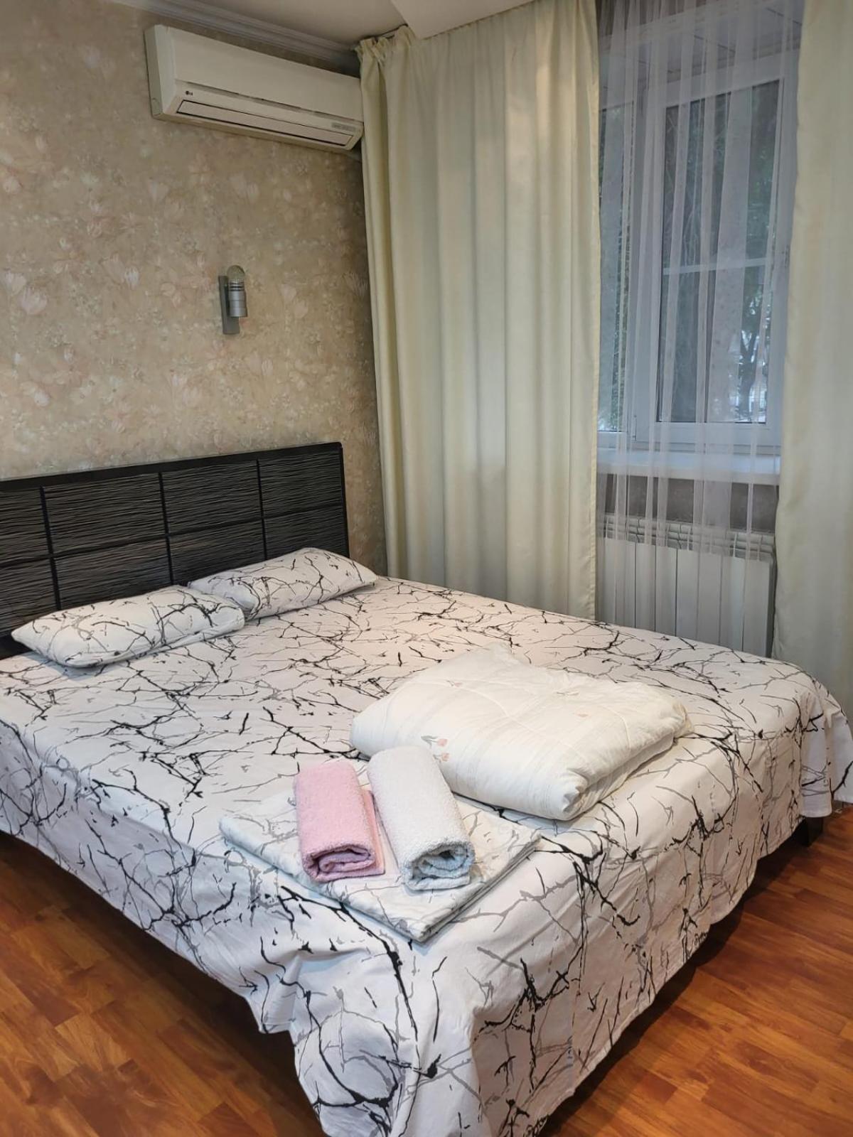 Apartments Ahmetova 6 32 Almati Kültér fotó