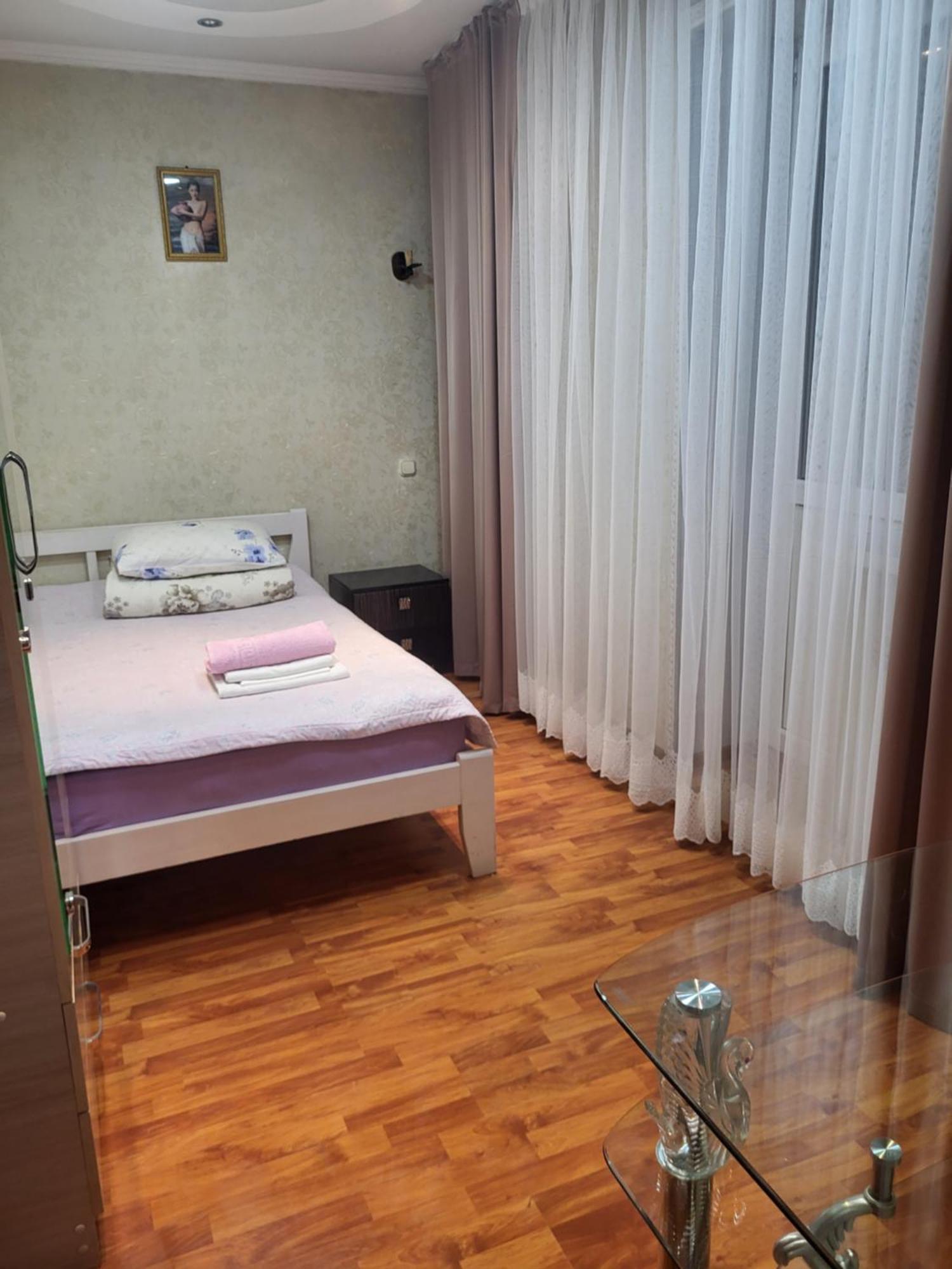 Apartments Ahmetova 6 32 Almati Kültér fotó